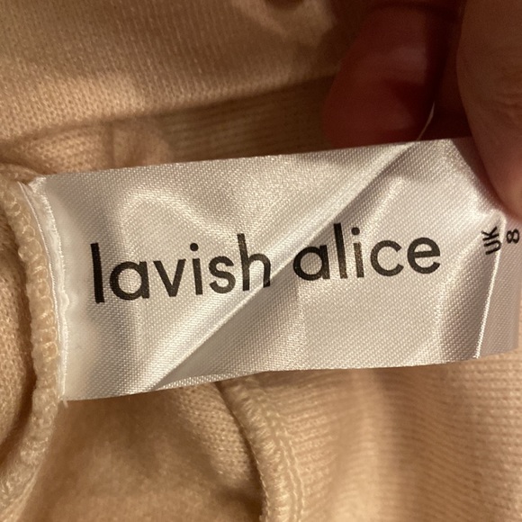 NWT  Lavish Alice Raglan Sleeve Sweatshirt in Cream - Picture 4 of 8